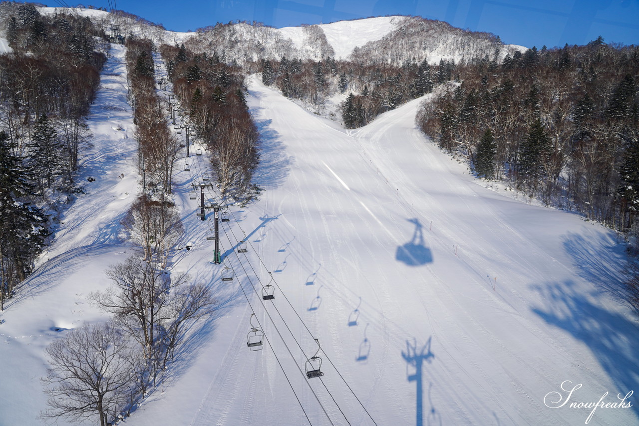 富良野スキー場 積雪100cm、オープン初日から滑走距離3,400ｍのロングダウンヒルが可能！最高のコンディションでシーズン開幕です♪